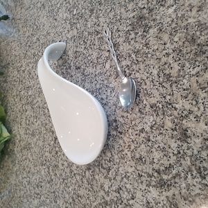 Large White Ceramic Porcelain Minimalist Traditional Style Spoon Rest.